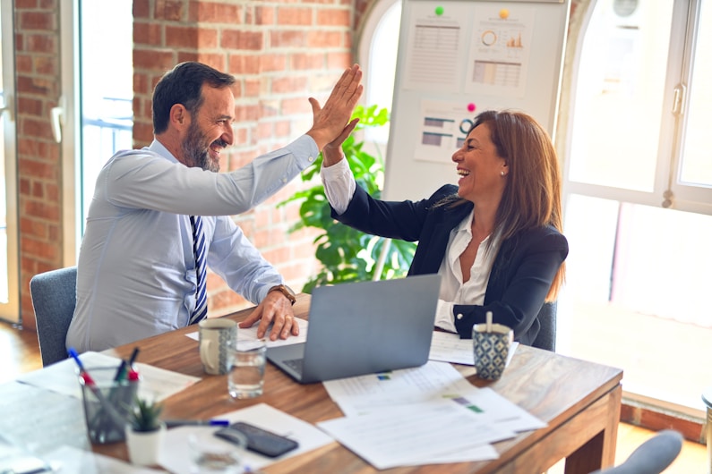 Tự tin thuyết trình Tiếng Anh cùng TalkFirst
